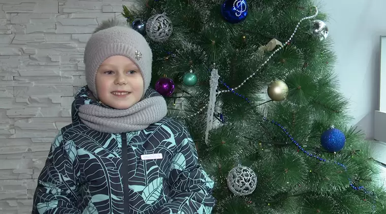 Дети и родители приносят подарки в НТР для акции «Стань Дедом Морозом!»