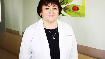 Минниханов присвоил звание «Заслуженный врач РТ» заведующей дневным стационаром нижнекамской поликлиники - НТР 24