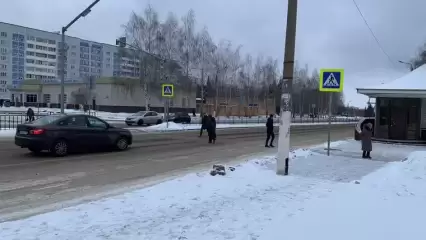 ГИБДД Нижнекамска просит откликнуться автомобилиста, предложившего помощь пострадавшим пешеходам - НТР 24