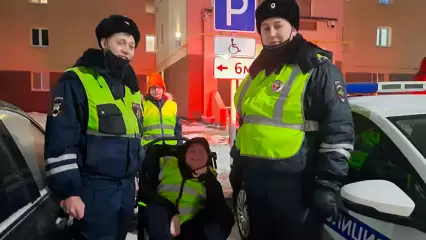 Нижнекамские инспекторы ГИБДД исполнили мечту ребенка-инвалида - НТР 24