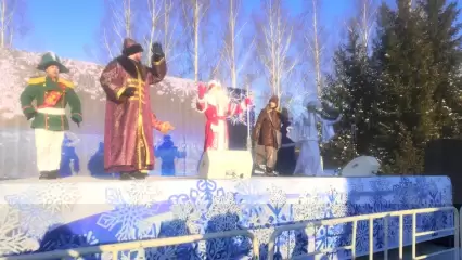 В Нижнекамске на площади Лемаева провели ёлку главы - НТР 24