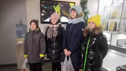 Ученики школы №27 Нижнекамска решили подарить детям чудо, присоединившись к акции «Стань Дедом Морозом!»