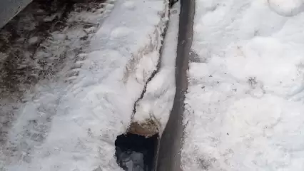 В одном из нижнекамских дворов проваливается асфальт после планового капремонта - НТР 24