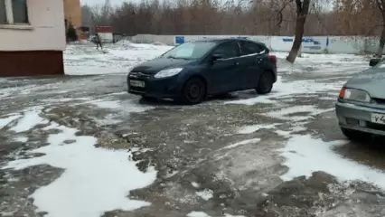 «Одна жертва уже есть»: нижнекамка просит привести в порядок придомовую территорию - НТР 24