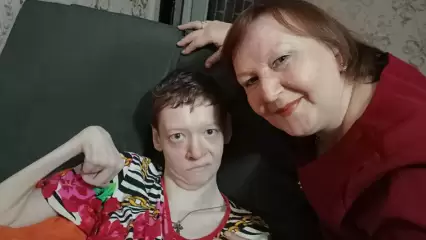 Больная онкологией жительница Афанасово ухаживает за парализованной дочерью и престарелой мамой - НТР 24