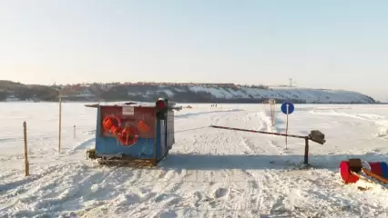 В Нижнекамском районе на время закрыли проезд по ледовой переправе