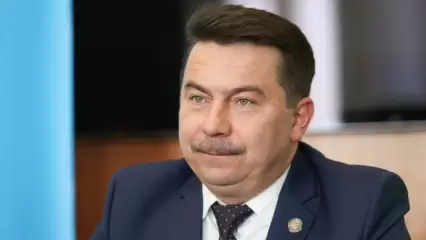 Глава минздрава Татарстана отвёз в больницу пострадавшую в ДТП - НТР 24