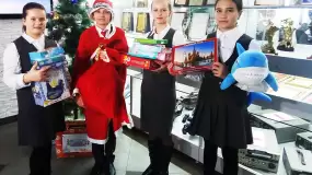 Ученики 6В класса школы №27 приняли участие в акции НТР «Стань Дедом Морозом!»