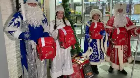 Центральная избирательная комиссия в лице Фарида Гильманова совместно с организацией «Компьюсервис» подарили детям рюкзаки с канцтоварами