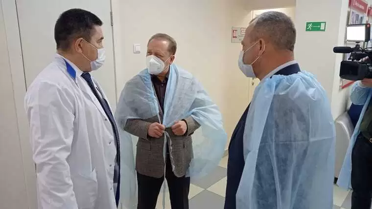 Депутат Госдумы РФ подарил нижнекамской станции переливания крови холодильное оборудование
