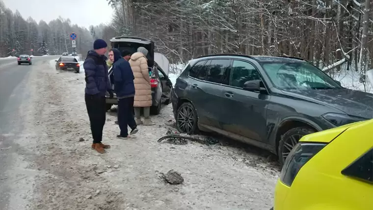В Татарстане скончался пассажир отечественного авто, которое влетело в BMW