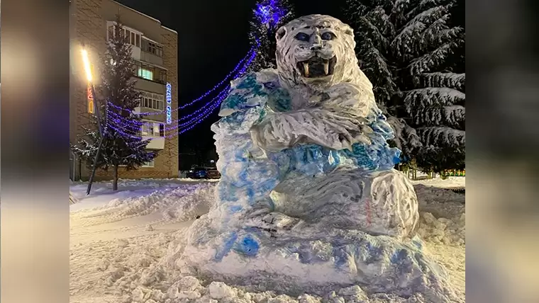 В Татарстане появилась огромная снежная фигура барса