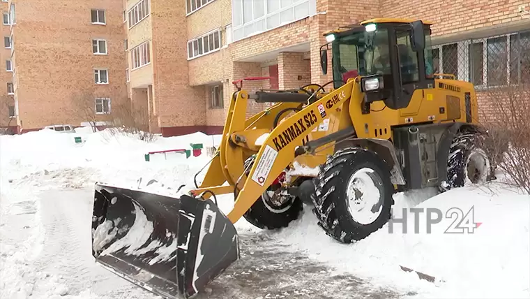 Жители Нижнекамска рассказали, как они относятся к уборке снега в городе