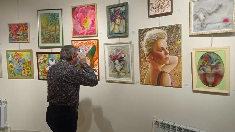 «Арт-Позитив»: Жители Нижнекамска могут посетить выставку с позитивными картинами