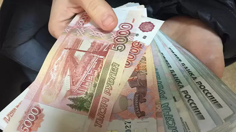 В Татарстане 22-летняя девушка задолжала своим детям более 54 тыс. рублей