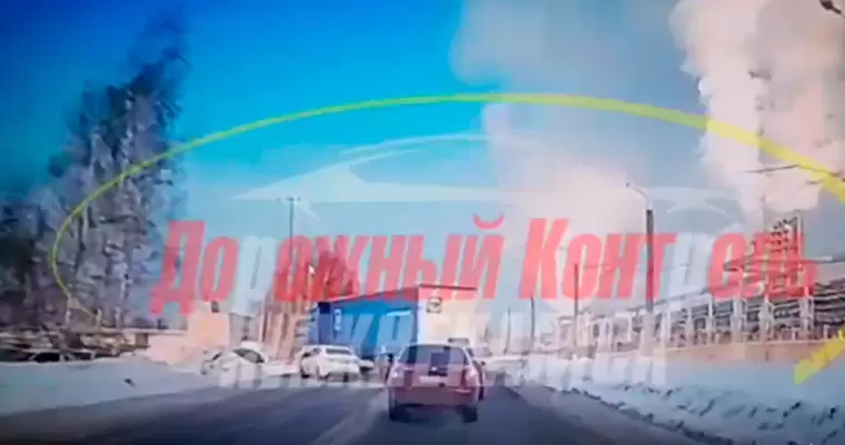 Видеорегистратор запечатлел момент столкновения легковушки и фуры в Нижнекамске