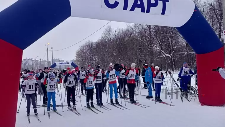 В Нижнекамске около 500 человек встали на лыжи не ради победы, а ради памяти
