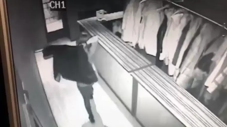 В Бугульме гардеробщица украла норковую шубу, её ищет полиция