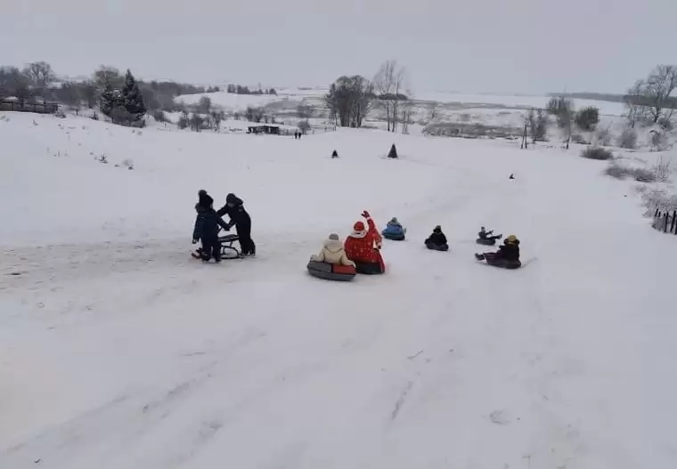 В деревне под Нижнекамском открылась 150-метровая снежная горка