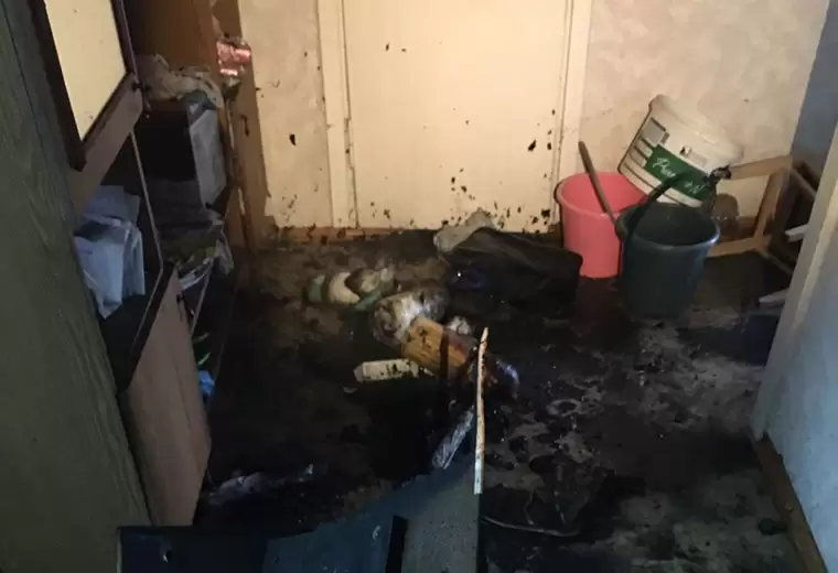 В Казани пожарные спасли из горящей квартиры женщину, но она умерла в скорой