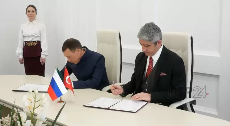 Рамиль Муллин и мэр города-побратима Нижнекамска подписали соглашение о сотрудничестве