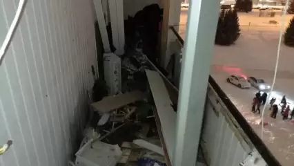 31 декабря в Челнах на балкон квартиры залетела и взорвалась мощная петарда