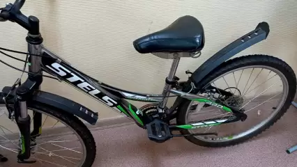 В Нижнекамске полицейские ищут мужчину в черной шапке и хозяина велосипеда - НТР 24