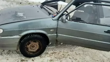На дороге в Татарстане столкнулись отечественный автомобиль и «Porsche»