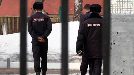 В Татарстане мужчина запаниковал при виде Росгвардии и был задержан
