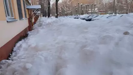 В Нижнекамске после смены руководителя домоуправления перестали чистить снег во дворе - НТР 24