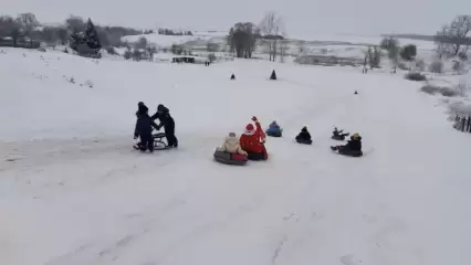В деревне под Нижнекамском открылась 150-метровая снежная горка - НТР 24