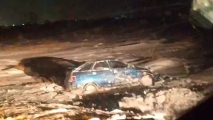 В новогоднюю ночь под Нижнекамском в кювете оказалось авто - НТР 24