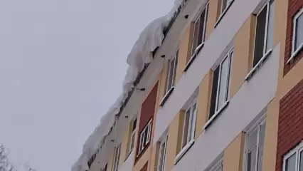 Несколько УК Нижнекамска накажут за сосульки и снег на крышах - НТР 24