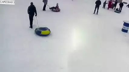 Предпринимательница показала, как нижнекамцы воруют тюбинги в пункте проката - НТР 24