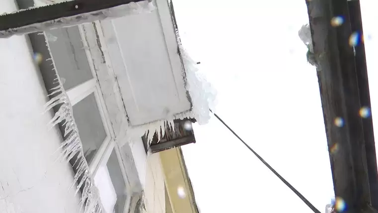 Нижнекамцы страдают из-за потопов на балконе по вине коммунальных служб