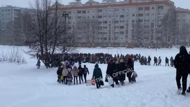 Очевидцы сообщают об эвакуации в казанских школах