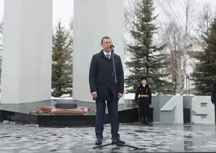 Муллин выступил на праздничном митинге в честь Дня защитника Отечества в Нижнекамске