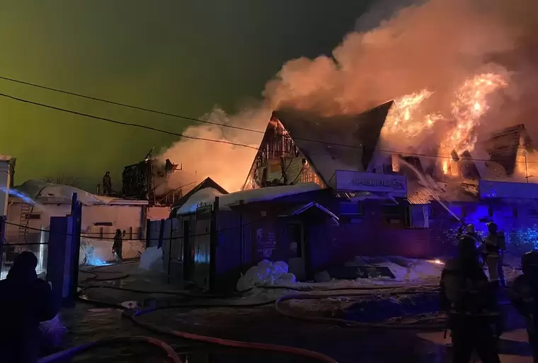 В Татарстане при пожаре в частном двухэтажном доме погибло два человека