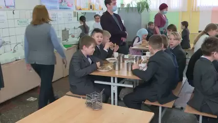 Дети из Нижнекамска рассказали, какие блюда в школе им не нравятся - НТР 24