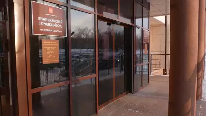 Нижнекамку, вонзившую соседу нож в грудь и спину, будут судить - НТР 24