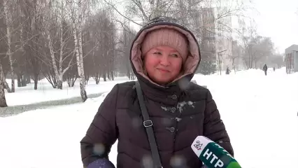 «Чтобы не было войны»: жительницы Нижнекамска поздравили мужчин с Днем защитника отечества - НТР 24