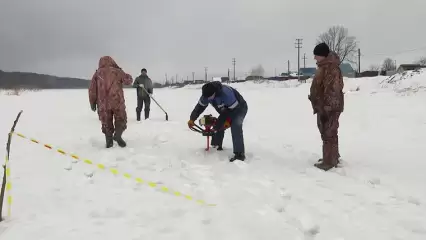 Водоёмы Нижнекамского района насыщают кислородом для спасения рыбы - НТР 24