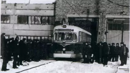Рамиль Муллин опубликовал фотографии первого трамвая, вышедшего из нижнекамского депо - НТР 24