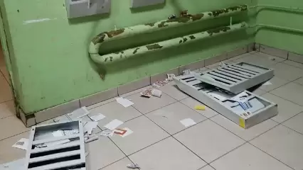 В Нижнекамске неизвестные разгромили подъезд - НТР 24