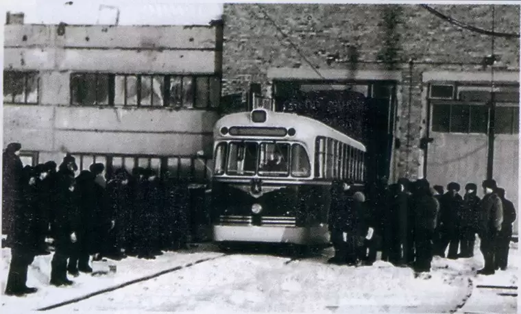 Рамиль Муллин опубликовал фотографии первого трамвая, вышедшего из нижнекамского депо
