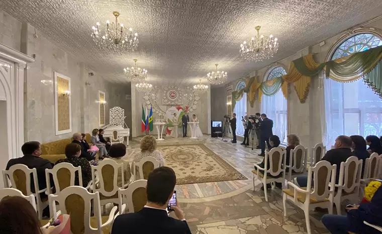 Назван возраст самой юной невесты в Нижнекамске