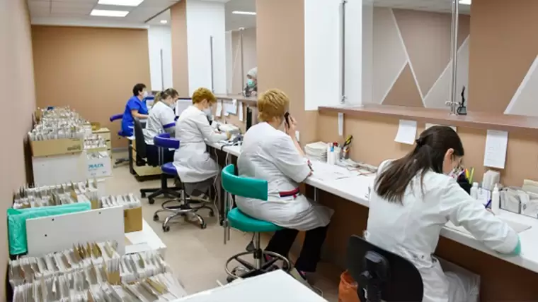 В нижнекамской стоматологической поликлинике ремонт завершится в 2025 году