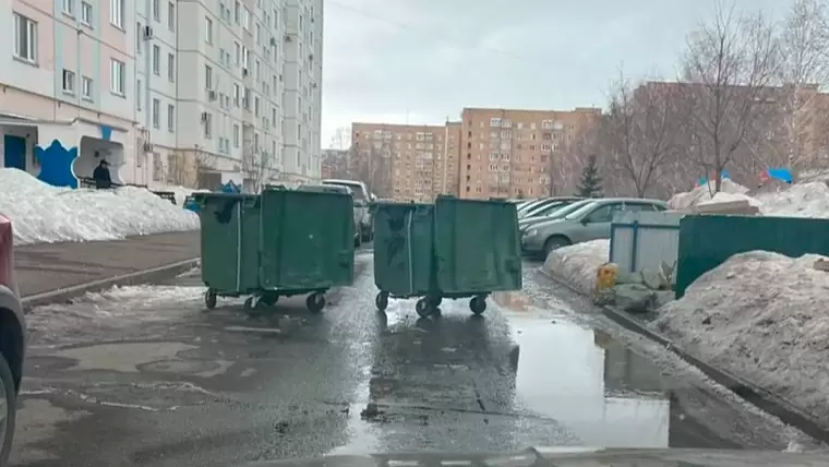 Жители Нижнекамска опасаются мусорных баков во дворе
