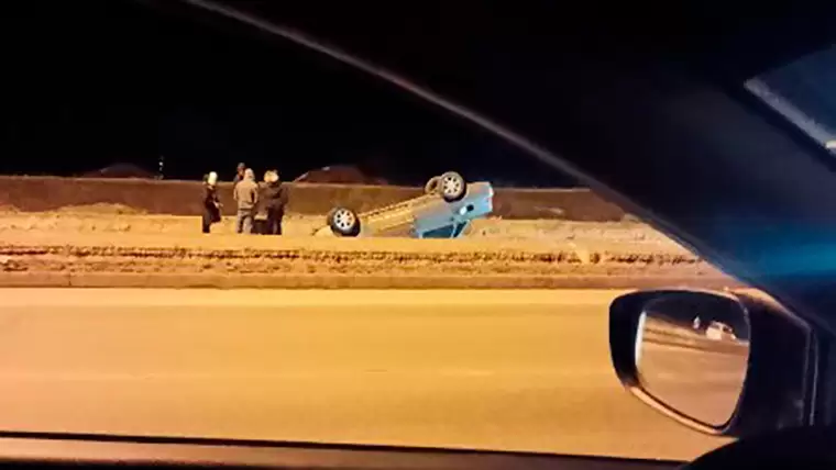 В Нижнекамске на Соболековской трассе перевернулся автомобиль