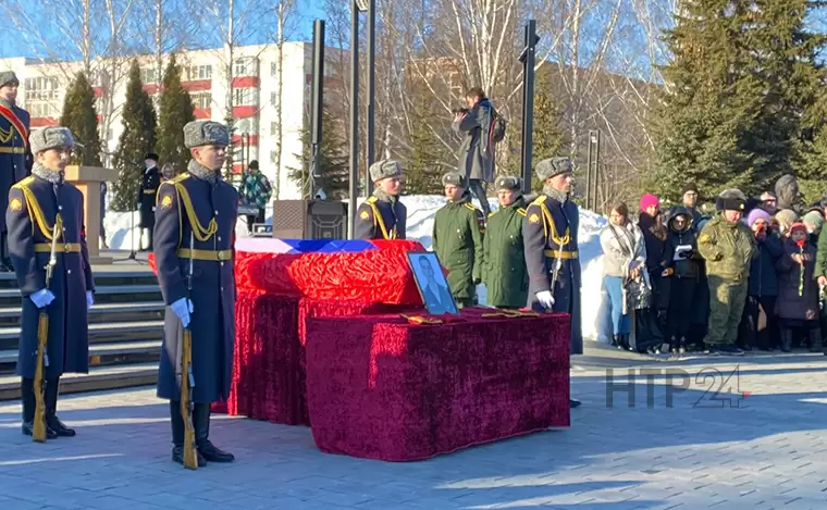 В Нижнекамске началась церемония прощания с Ильнуром Сибгатуллиным